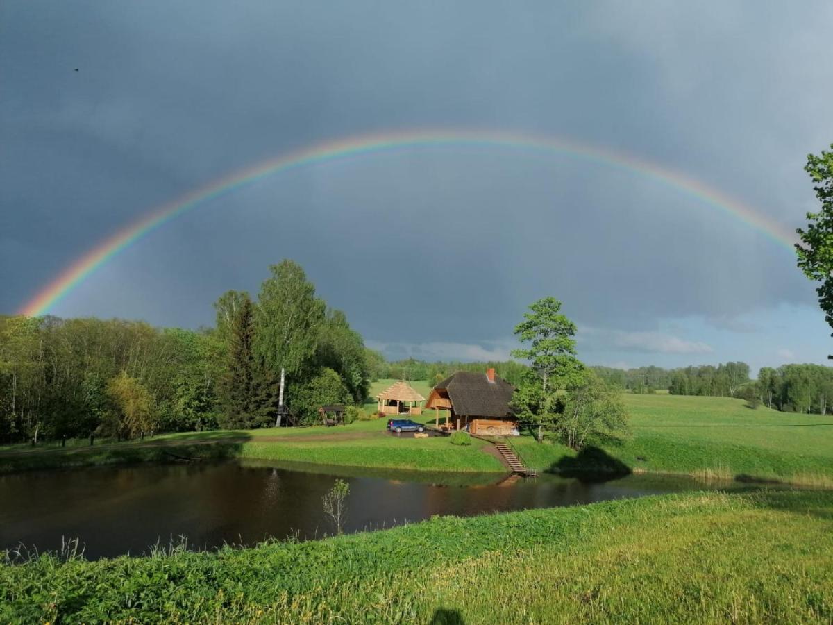 Brivdienu Maja Ar Pirti "Strautkalni" Ieriki Buitenkant foto