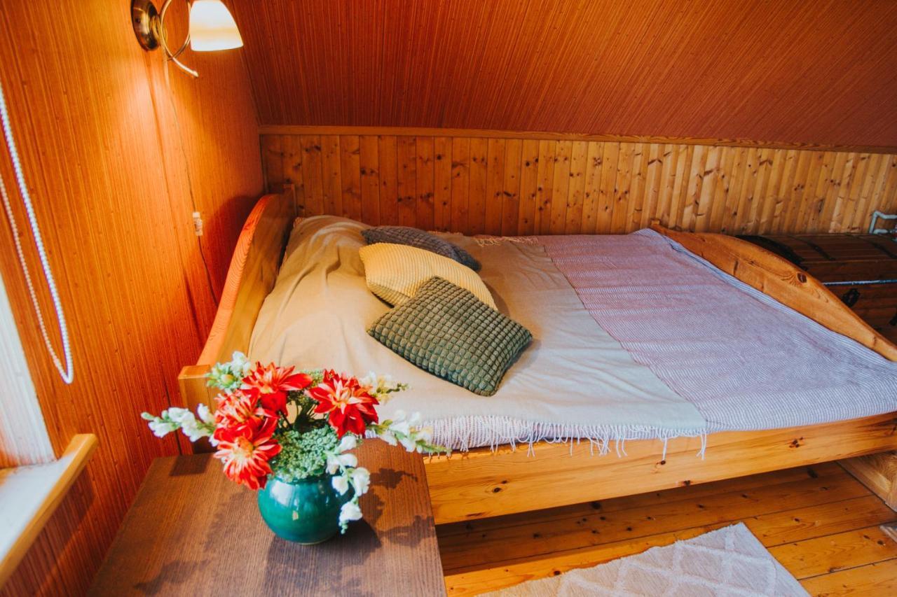 Brivdienu Maja Ar Pirti "Strautkalni" Ieriki Buitenkant foto