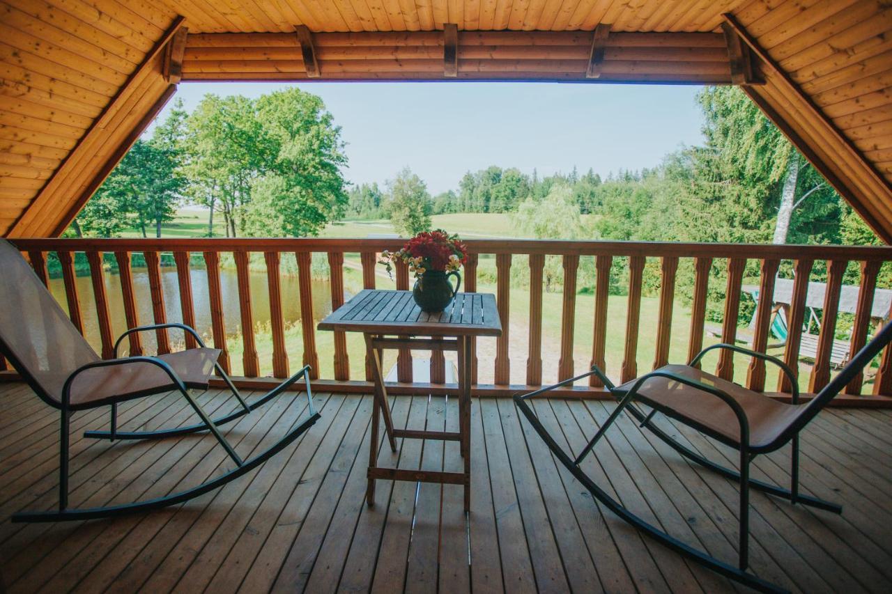 Brivdienu Maja Ar Pirti "Strautkalni" Ieriki Buitenkant foto