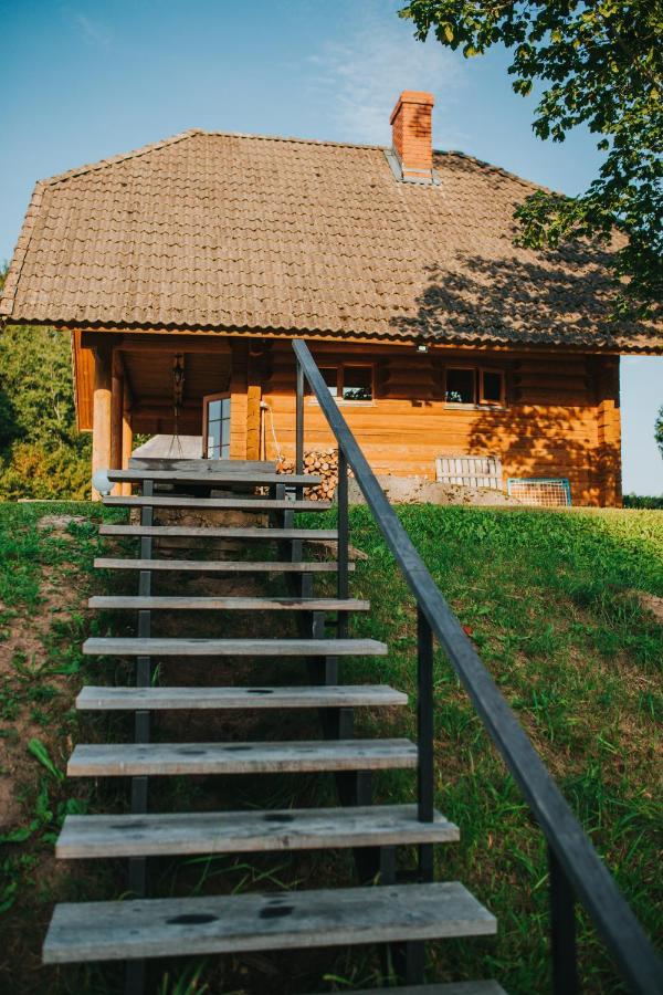 Brivdienu Maja Ar Pirti "Strautkalni" Ieriki Buitenkant foto