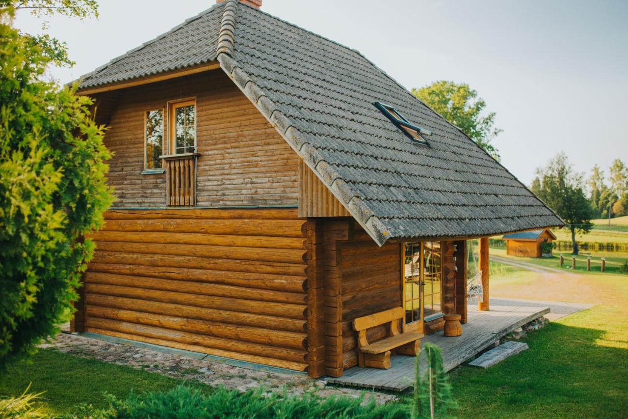 Brivdienu Maja Ar Pirti "Strautkalni" Ieriki Buitenkant foto