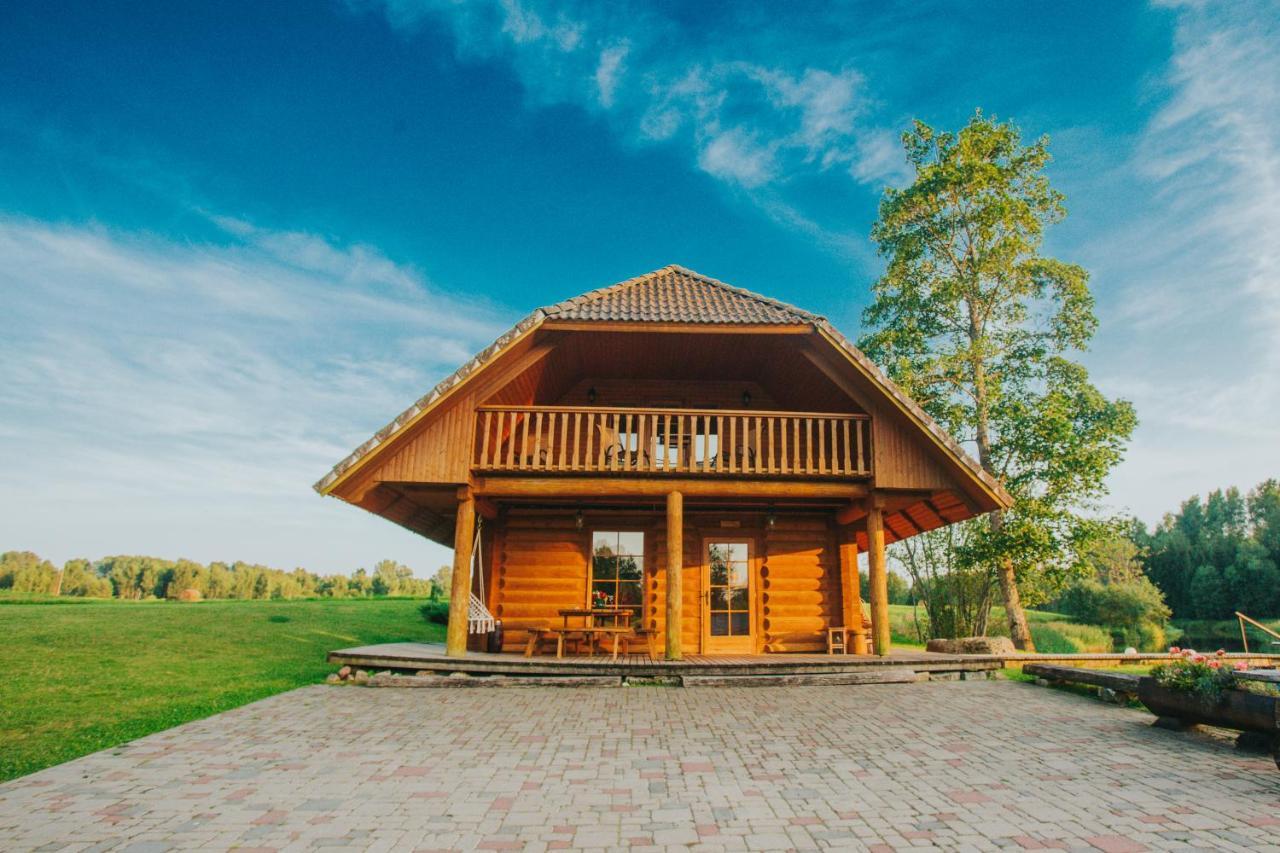 Brivdienu Maja Ar Pirti "Strautkalni" Ieriki Buitenkant foto